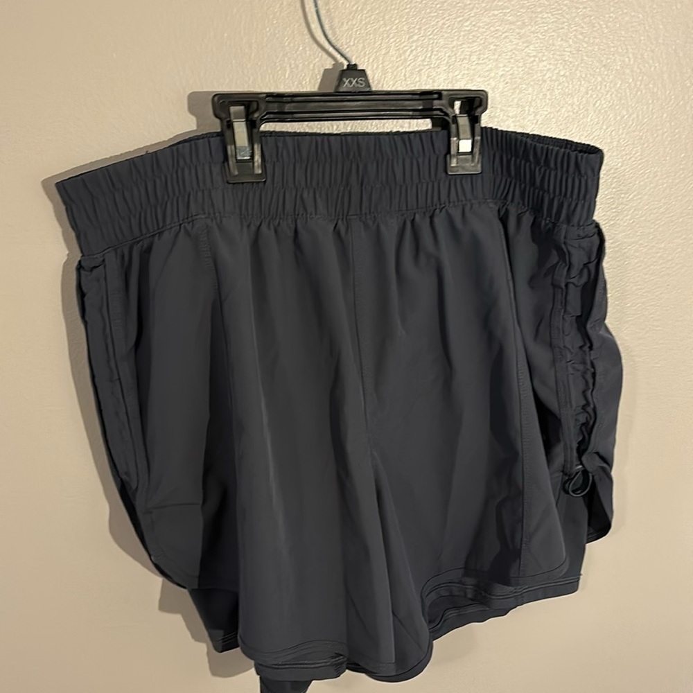 Avia exercise shorts large